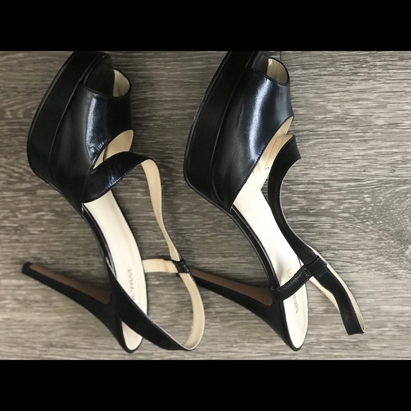 SALE💥 Leather Nine West Heels - Picture 7 of 7